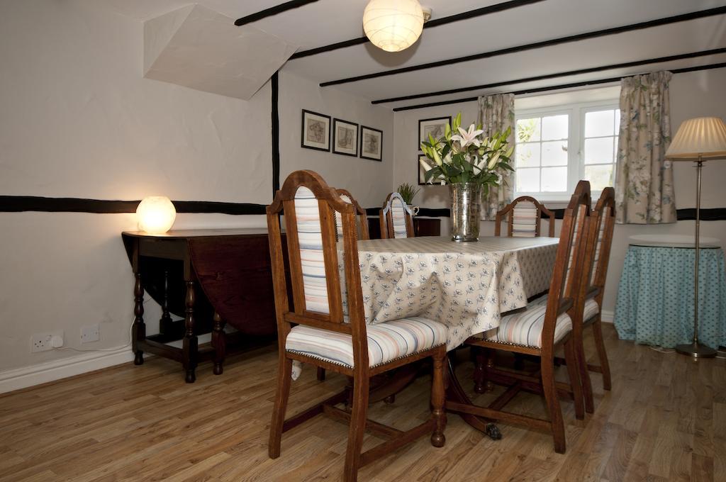 Tros Yr Afon Holiday Cottages And Manor House Beaumaris Habitación foto